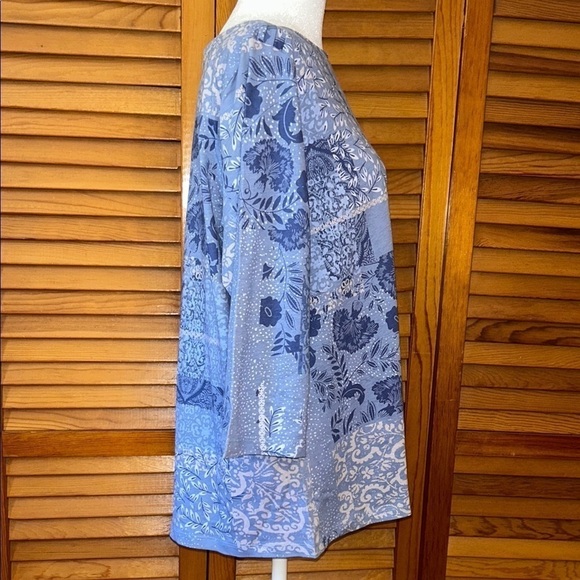 NWT Christopher & Banks Blue Floral Patchwork Women's Top Size P/XL - Picture 3 of 9